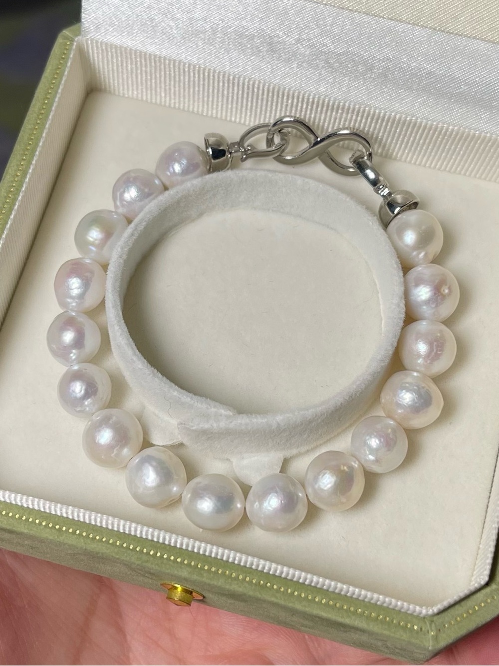 Classic White Baroque Pearl Bracelet with Silver Clasp